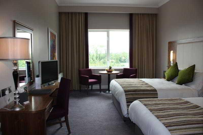 Charleville Park Hotel & Leisure Club Buitenkant foto